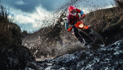 德媒曝佛罗莱萨500万欧求购鲁文-巴尔加斯遭拒 奥格斯堡坚持高价留人