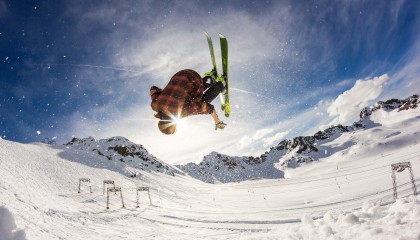 欧洲杯16强格局惊现冠军断层，上半区豪夺10冠成死亡半区 荷兰意大利独守下半区