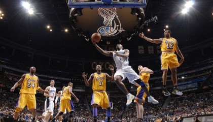 崔康熙赛后偷袭昔日爱徒 郑成龙，是对手亦尊重