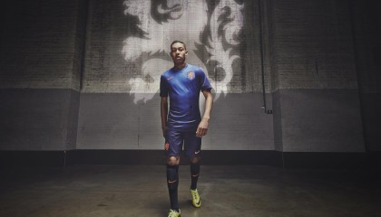 洲际对抗赛首日战罢，OMG力克强敌引爆全场 SKT稳健运营轻取闪电狼